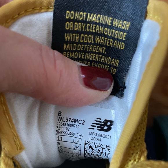 New Balance Classic 574 Women’s 11 - Picture 9 of 10